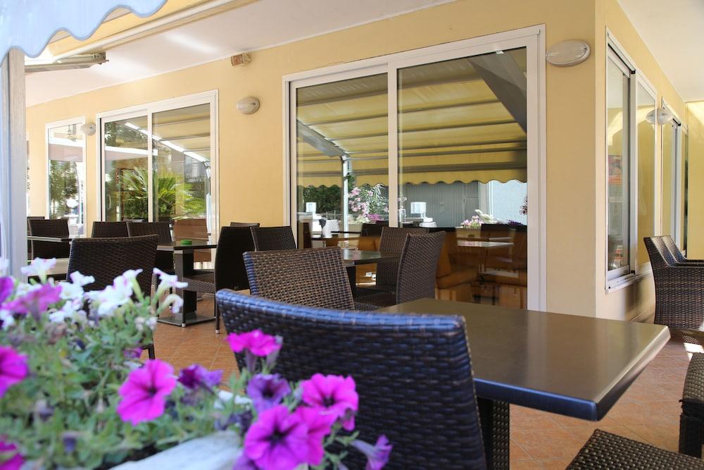Hotel Elisir Ρίμινι Εξωτερικό φωτογραφία